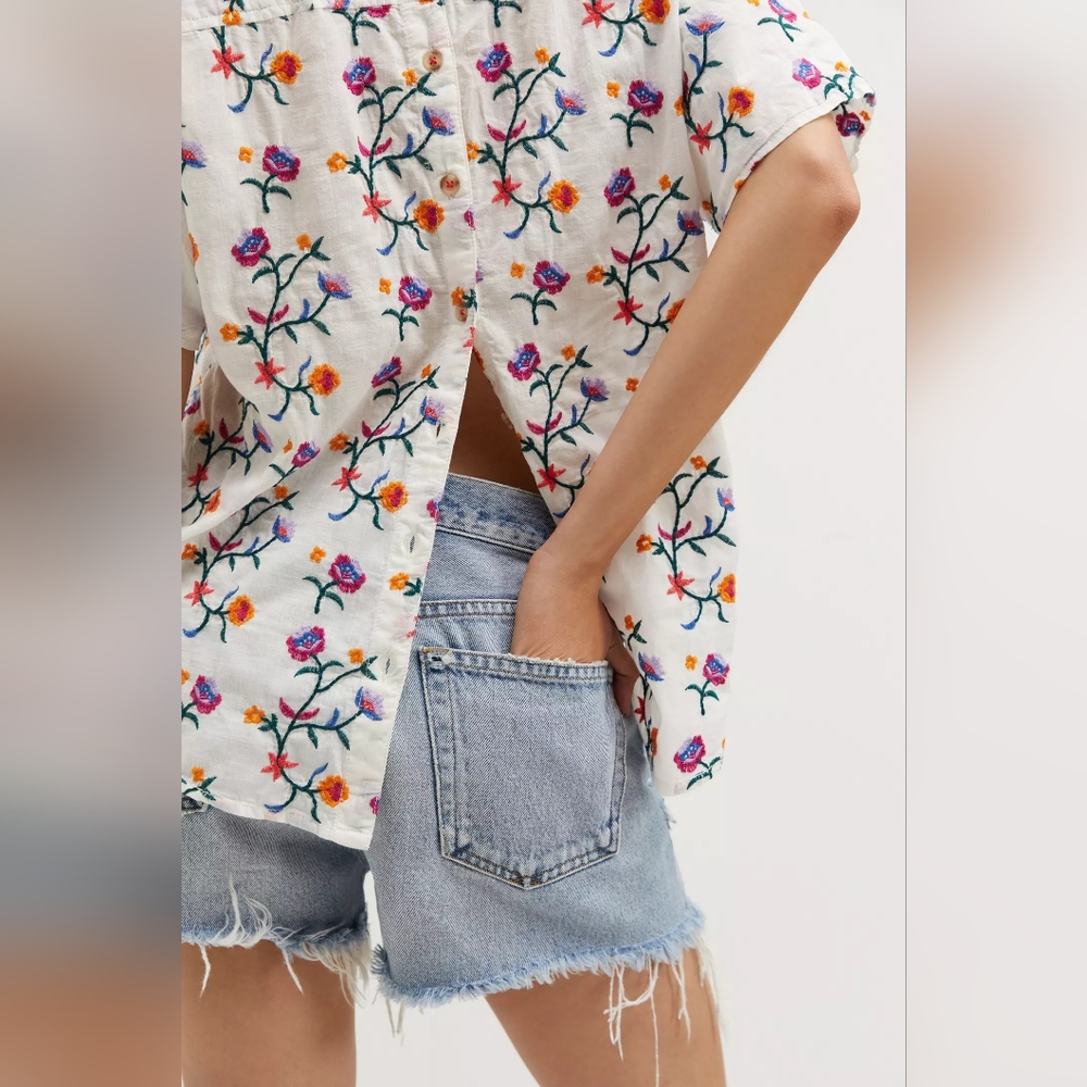 NEW Pilcro embroidered button down